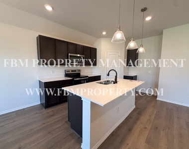 369 Thoroughbred Street - Photo Thumbnail 15