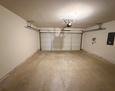 369 Thoroughbred Street - Photo Thumbnail 21