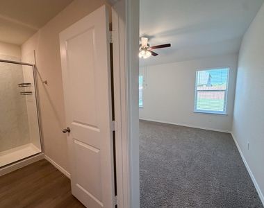 369 Thoroughbred Street - Photo Thumbnail 22
