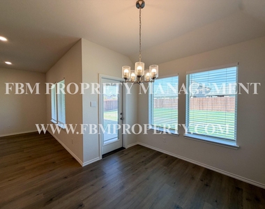 369 Thoroughbred Street - Photo Thumbnail 16