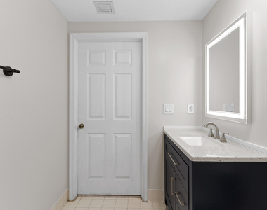 1165 Golden Lakes Boulevard - Photo Thumbnail 17