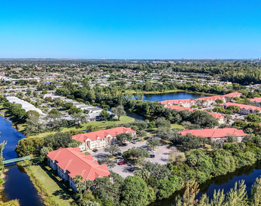 1165 Golden Lakes Boulevard - Photo Thumbnail 33