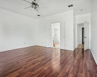 3023 Riverwood Lane - Photo Thumbnail 14