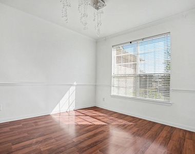 3023 Riverwood Lane - Photo Thumbnail 9