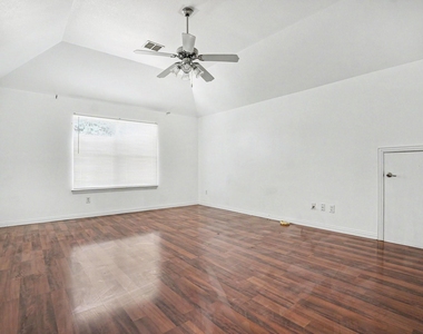 3023 Riverwood Lane - Photo Thumbnail 20