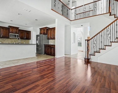 3023 Riverwood Lane - Photo Thumbnail 2