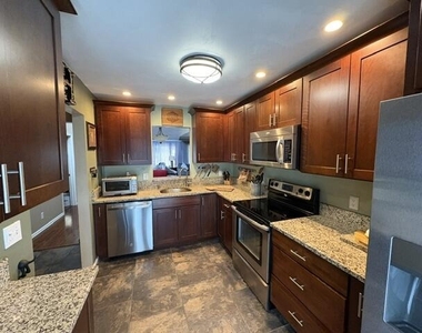 249 Pleasant Wood Drive - Photo Thumbnail 7