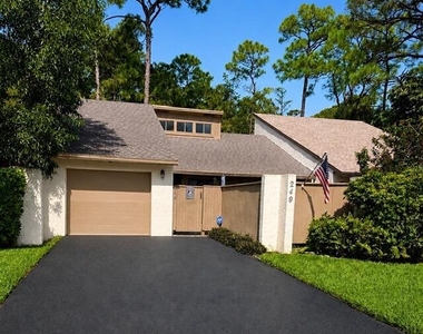 249 Pleasant Wood Drive - Photo Thumbnail 5