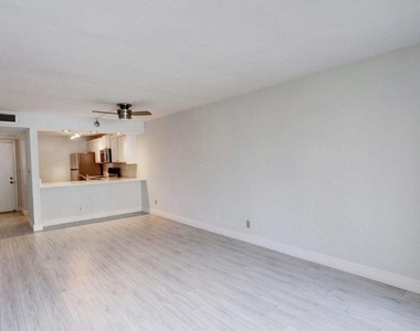 11 Royal Palm Way - Photo Thumbnail 14