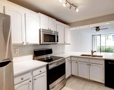 11 Royal Palm Way - Photo Thumbnail 7