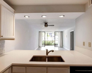 11 Royal Palm Way - Photo Thumbnail 6