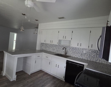 2539 Cleveland Street - Photo Thumbnail 10