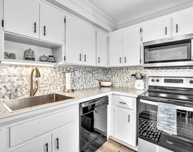 2539 Cleveland Street - Photo Thumbnail 6