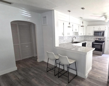 2539 Cleveland Street - Photo Thumbnail 2
