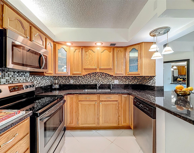 1101 River Reach Drive - Photo Thumbnail 32