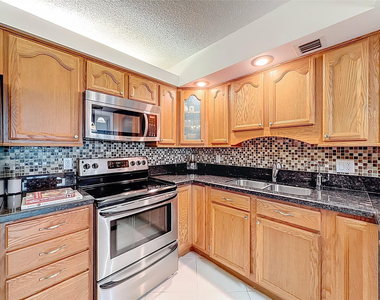 1101 River Reach Drive - Photo Thumbnail 35