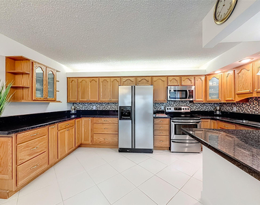 1101 River Reach Drive - Photo Thumbnail 6