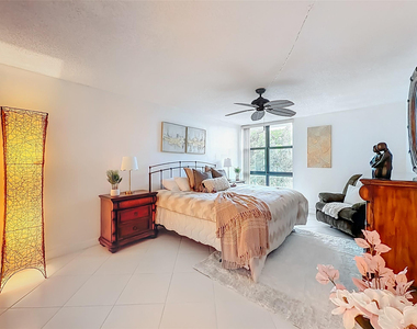 1101 River Reach Drive - Photo Thumbnail 10