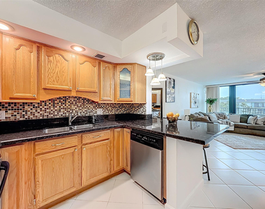 1101 River Reach Drive - Photo Thumbnail 33
