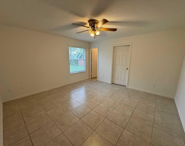 865 17th Lane Sw - Photo Thumbnail 5