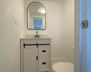 3031 E Missionwood Lane - Photo Thumbnail 3
