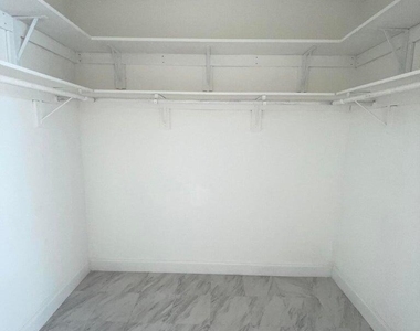 3031 E Missionwood Lane - Photo Thumbnail 11