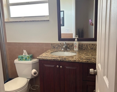 711 Lori Drive - Photo Thumbnail 5