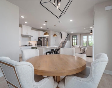 905 Carnation Drive - Photo Thumbnail 10
