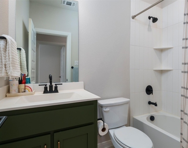 905 Carnation Drive - Photo Thumbnail 20