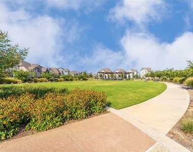 905 Carnation Drive - Photo Thumbnail 26