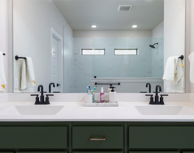 905 Carnation Drive - Photo Thumbnail 17