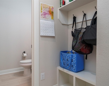905 Carnation Drive - Photo Thumbnail 12