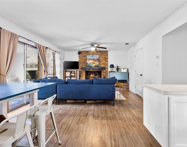 111 Island Park Drive - Photo Thumbnail 10