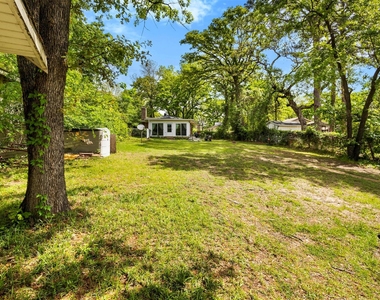 111 Island Park Drive - Photo Thumbnail 24