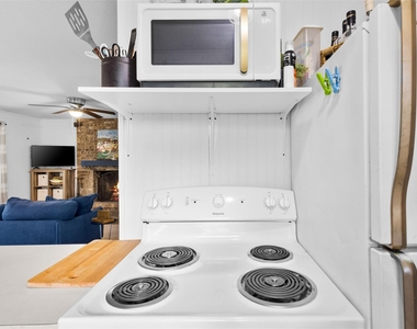 111 Island Park Drive - Photo Thumbnail 12
