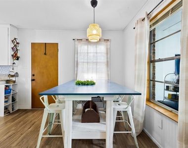 111 Island Park Drive - Photo Thumbnail 6
