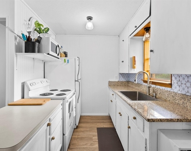 111 Island Park Drive - Photo Thumbnail 11