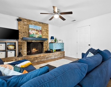 111 Island Park Drive - Photo Thumbnail 8