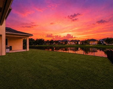10432 N Lago Vista Circle - Photo Thumbnail 13