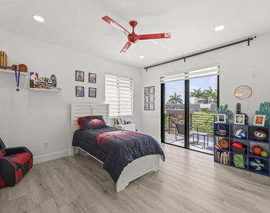10432 N Lago Vista Circle - Photo Thumbnail 23