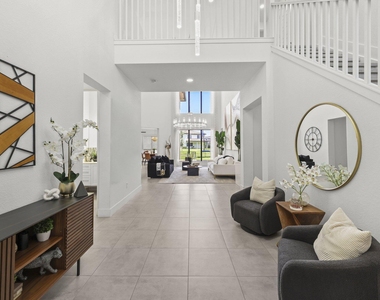 10432 N Lago Vista Circle - Photo Thumbnail 2