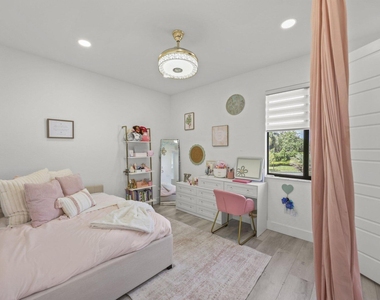 10432 N Lago Vista Circle - Photo Thumbnail 30