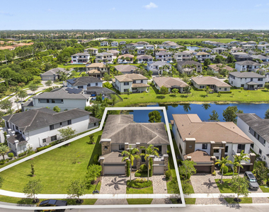 10432 N Lago Vista Circle - Photo Thumbnail 1