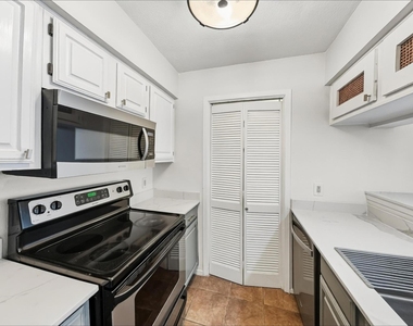 1108 Quail Valley Lane - Photo Thumbnail 5