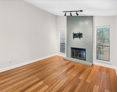1108 Quail Valley Lane - Photo Thumbnail 2