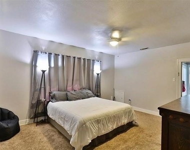 1010 Stowe Street - Photo Thumbnail 8