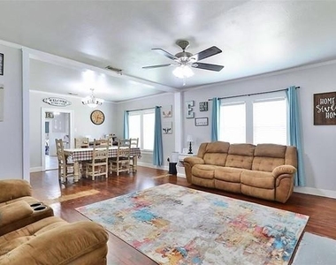 1010 Stowe Street - Photo Thumbnail 2