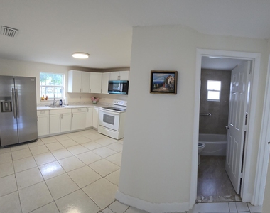 314 Nw 5th St. - Photo Thumbnail 4