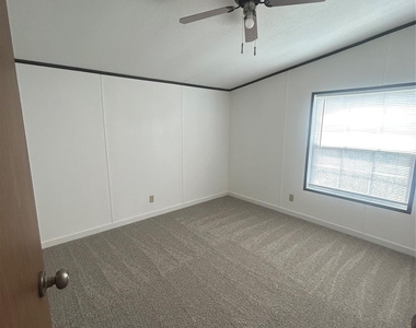 201 Lakeview Trail - Photo Thumbnail 9