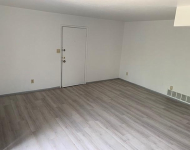 4636 Dexter Avenue - Photo Thumbnail 3